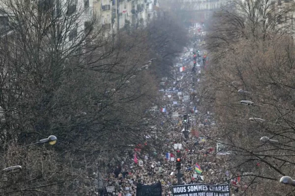 Francia enfrenta el desafío de restablecer la unidad nacional