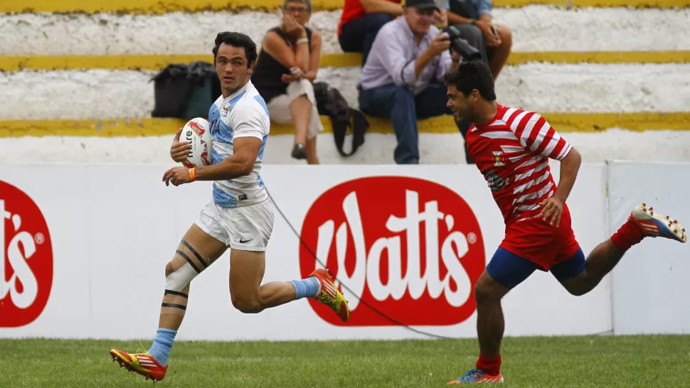 TRYMAN. El wing tucumano Augusto López Salas anotó tres tries en la final y fue una de las figuras del equipo argentino, dirigido por Leonardo Gravano. PRENSA UAR