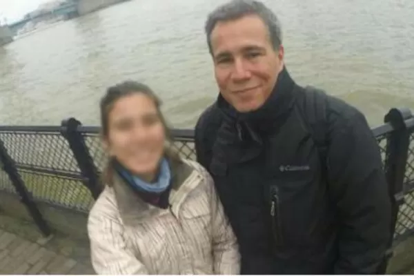 La última foto de Nisman junto a su hija, en Inglaterra