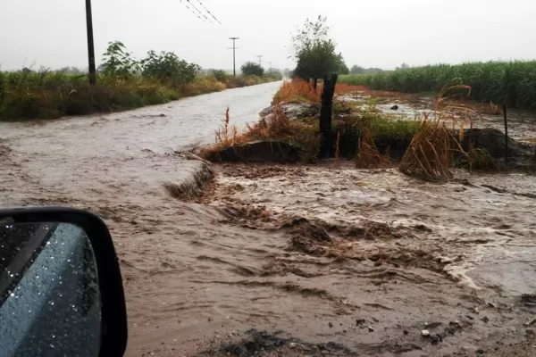 La violenta tormenta de la madrugada dejó anegamientos y evacuados