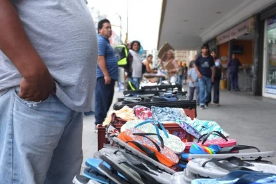 La venta informal crece en Tucumán