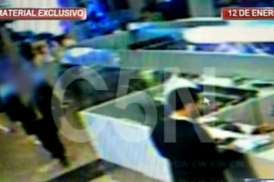 Se difundió el video de la llegada de Nisman al país tras sus vacaciones