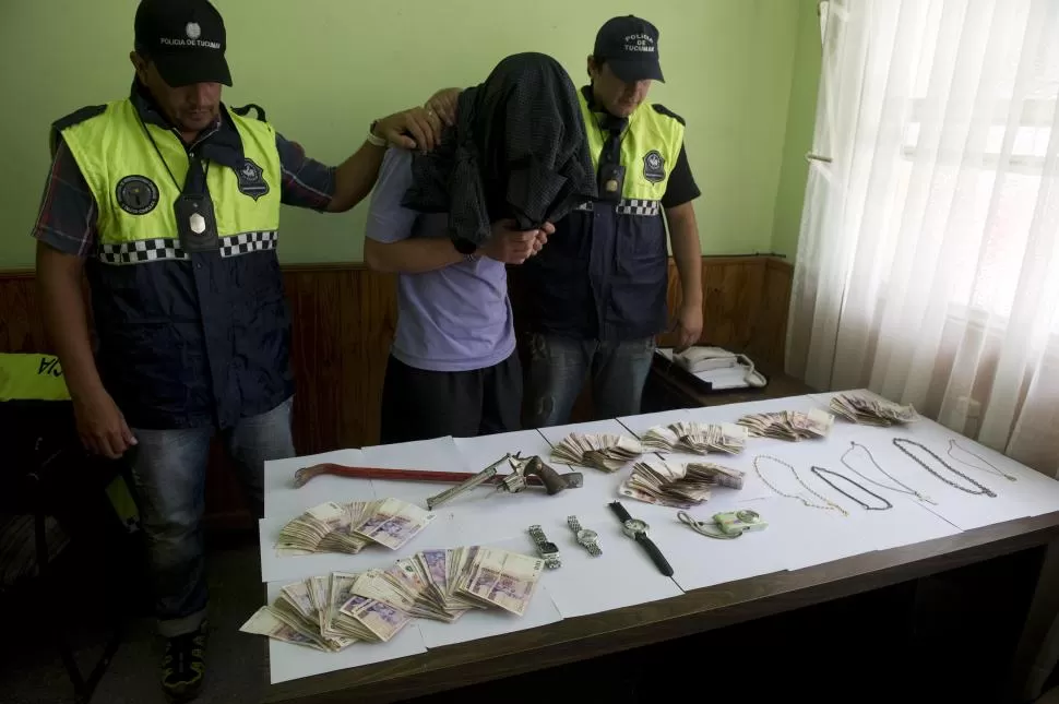 ANALIZARÁN EL SECUESTRO. Convocarán a las víctimas para que reconozcan los elementos recuperados. la gaceta / foto de Jorge Olmos Sgrosso