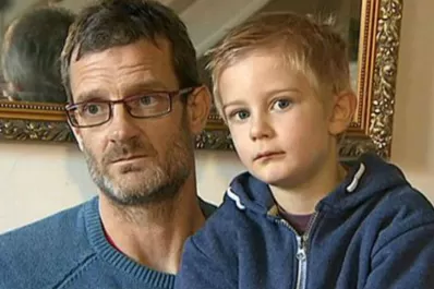 Un niño no fue a un cumpleaños de su amigo y recibió una multa