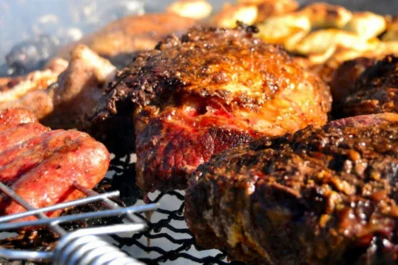 Se atragantó con un pedazo de asado y casi se muere