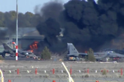 Diez muertos al estrellarse un cazabombardero en una base aérea española