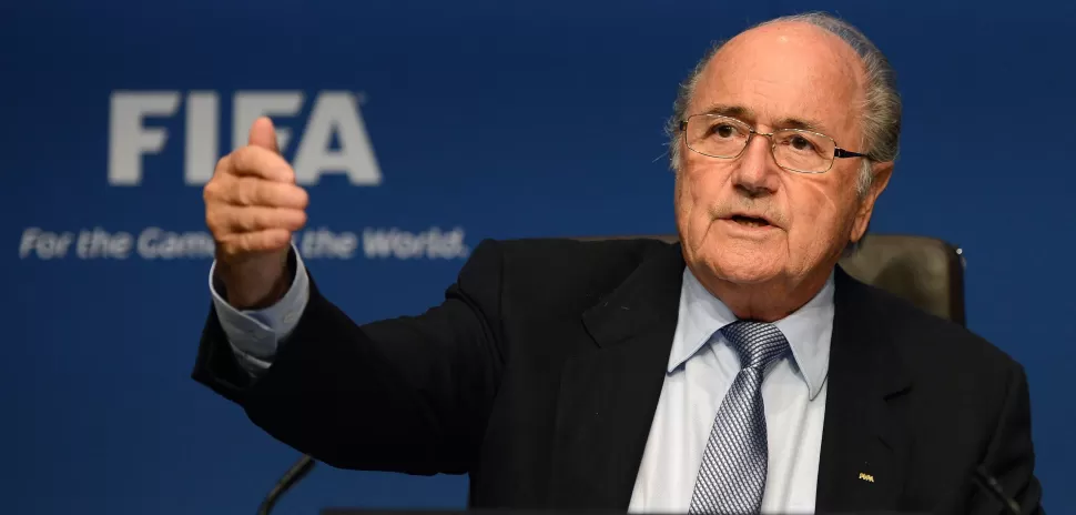 VA POR OTRO PERÍODO MÁS. Hace 17 años, Blatter reemplazó como presidente de FIFA a Joao Havelange. FOTO TOMADA DE www.gsports.com.ec