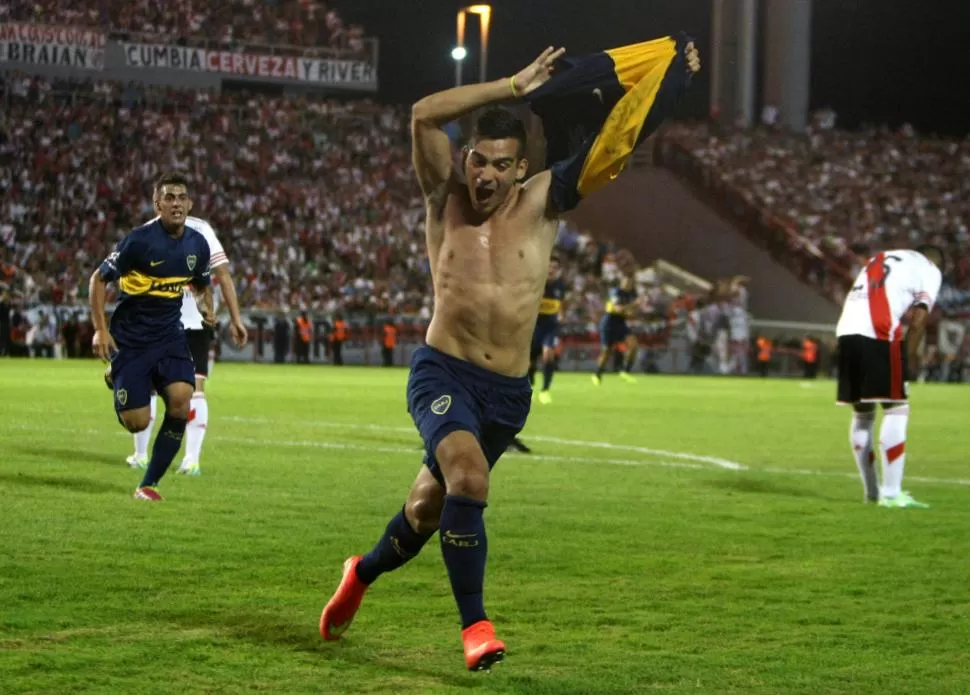 CANTALO, CANTALO... Cristaldo no vio si la pelota entró, pero se guió por el festejo de la gente. Fue su quinto gol a River. dyn