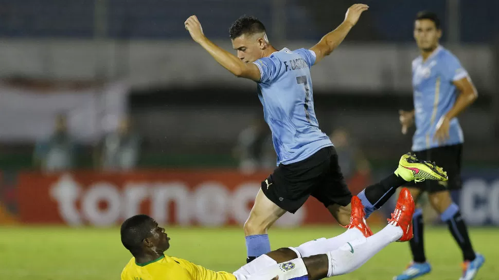 URUGUAYO EN LA MIRA. Fernando Castro, acusado por los brasileños por insultos racistas.
FOTO DE REUTERS