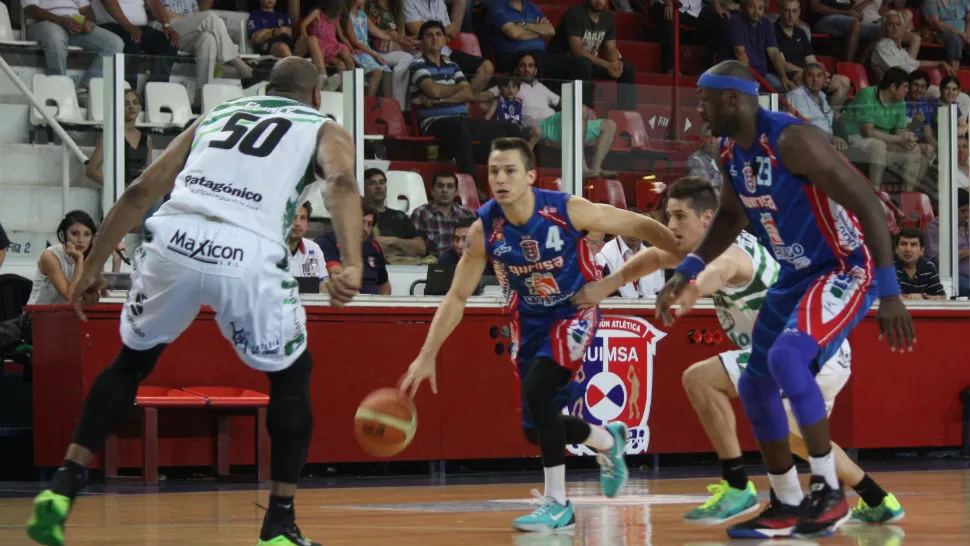 CONDUCCIÓN. Lucas Pérez Naim, el base de Quimsa.
FOTO TOMADA DE PRENSA LNB