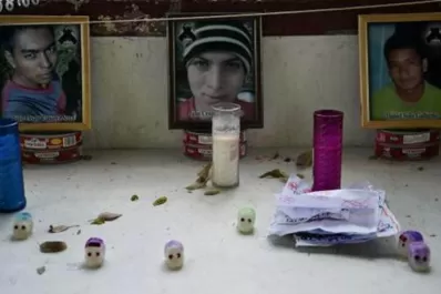 Padres de los 43 estudiantes mexicanos rechazan la versión oficial de que fueron asesinados por narcos