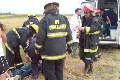 Una familia de tucumanos volcó en una ruta bonaerense: hay un fallecido y un herido grave