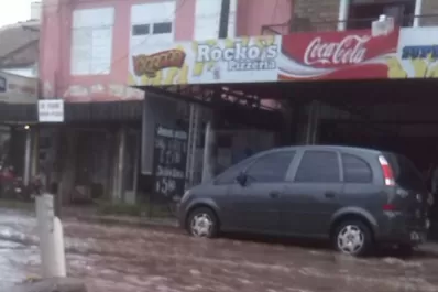 La lluvia arrastró una vieja del agua hasta el centro de Alberdi