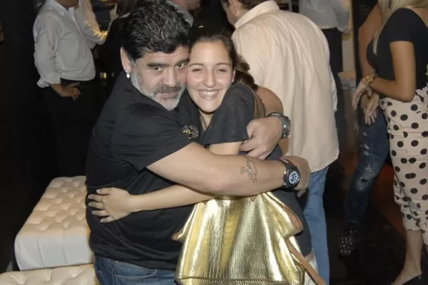 Jana Maradona se va a vivir con Diego a Dubai