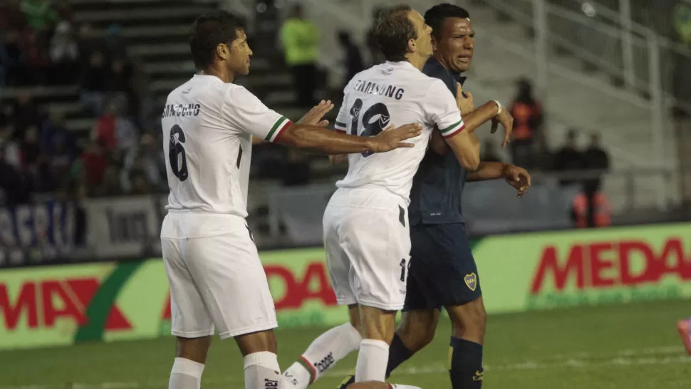 RELEGADO. Andrés Chávez salió en el banco contra Vélez y cuanto entró, lo expulsaron.
FOTO DE TÉLAM