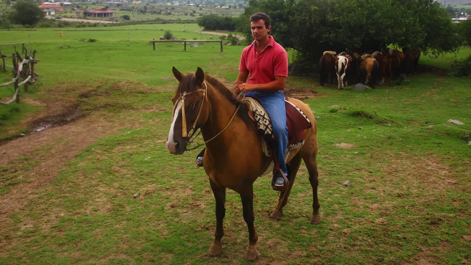 PAISAJE TRADICIONAL. Pidutti Hortas arriba de “Corazón Valiente”. 

