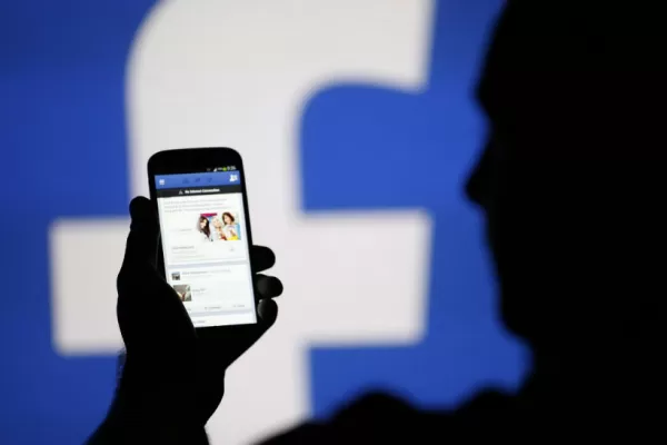 Las aplicaciones móviles más descargadas en 2014 son de Facebook