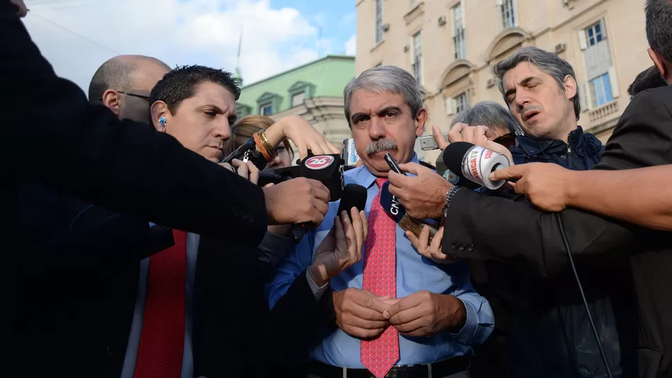 EN DEFENSA. Fernández salió a despegar a la presidenta de los sugestivos mensajes que se envían desde la cuenta de Twitter de la Rosada. DYN