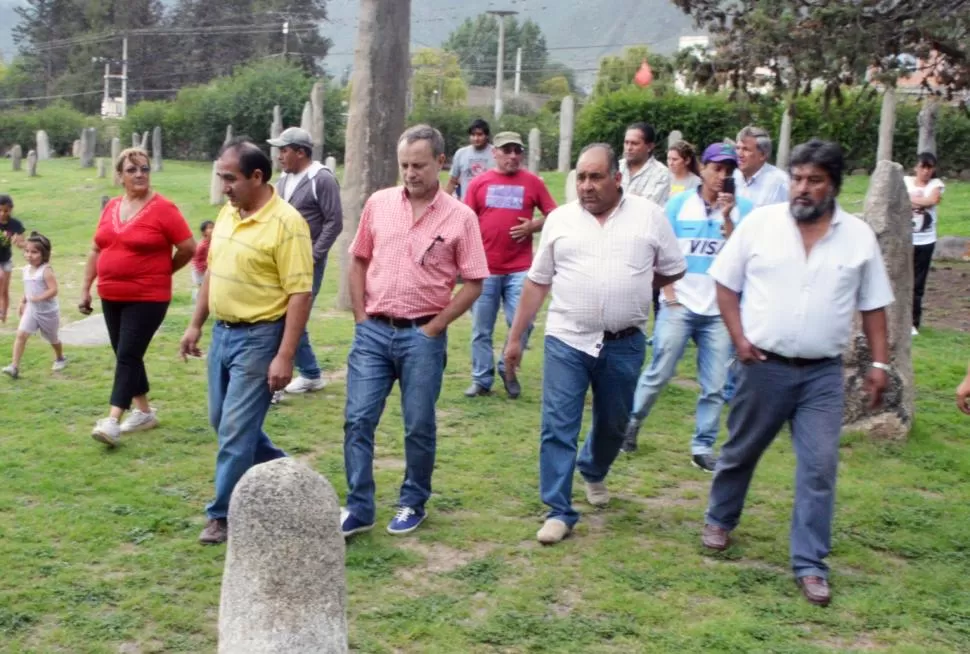 LA FERIA. Los ambulantes ocupan veredas y el predio del sitio arqueológico. Prensa Defensoría del Pueblo de Tucumán