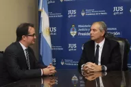 Un letrado dice que Carlés mintió en el CV