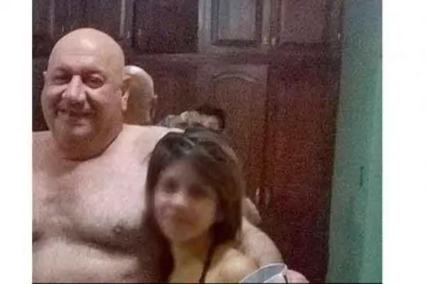 Encontraron más fotos de la fiesta con menores en El Bordo