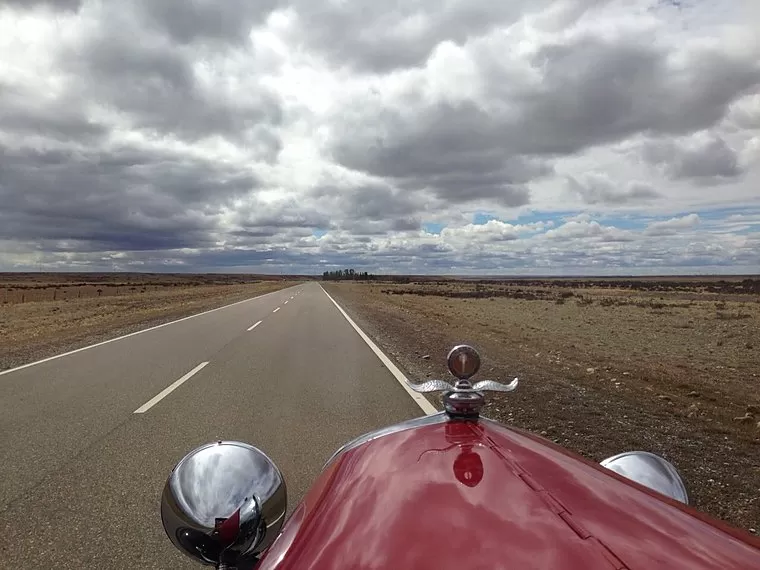 TRIUNFANTE. El auto modelo 1929 trepó hasta los 5.000 metros de altura.  