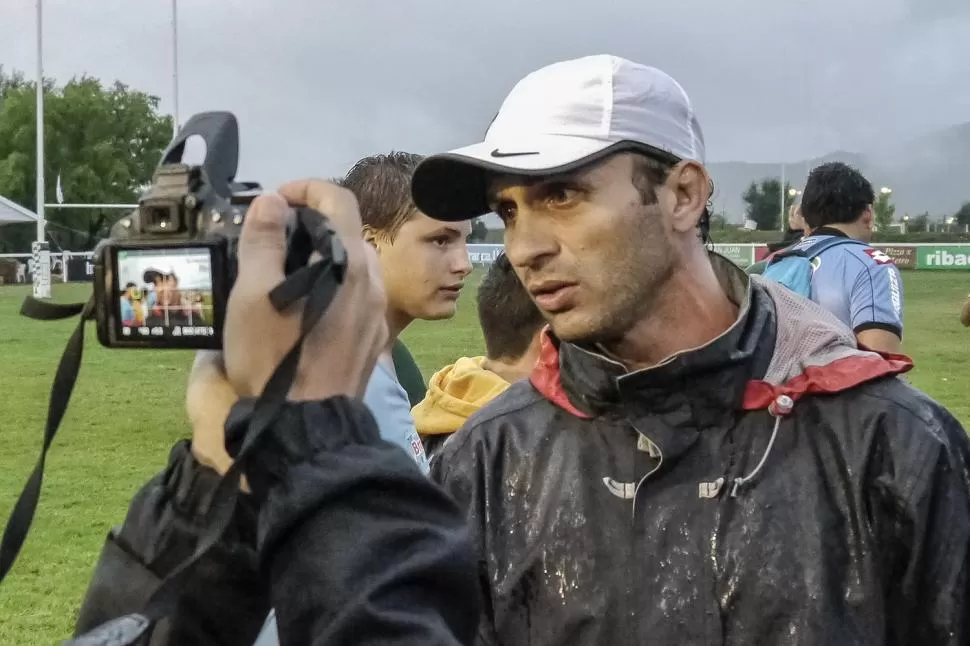 AMISTOSO. Los “chiwank’us” cayeron 10-5 frente a los “wiracochas” de Belén. foto de sergio herrera