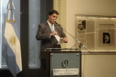 Capitanich rompió un diario y causó revuelo