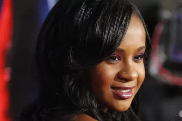 Médicos afirman que la hija de Whitney Houston tiene muerte cerebral