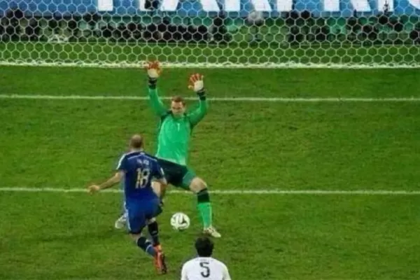 Palacio recibió un ocurrente regalo de los hinchas argentinos en Twitter