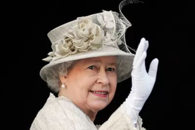 Isabel II cumplió 63 años en el trono británico