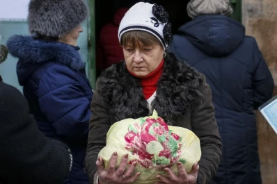El envío de armas no resuelve la crisis de Ucrania, dice Merkel
