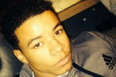 Mató a un compañero del colegio y se sacó una selfie con el cuerpo