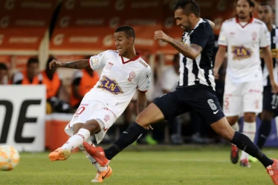 Huracán igualó con Alianza Lima y avanzó en la Libertadores