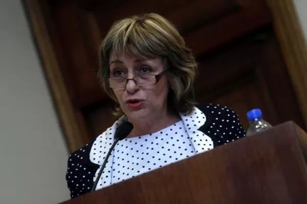 Acusan a Gils Carbó de “preservar” a Cristina y la recusan