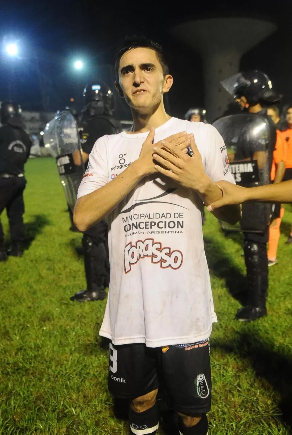 “CUERVO” DE CORAZÓN. El del lunes puede haber sido su último gol en el club.  