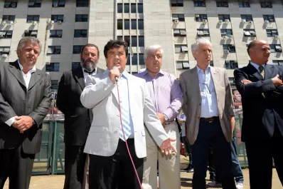 Los fiscales buscan un beneficio personal, no honrar al amigo