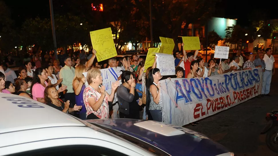 MANIFESTACIÓN. Un comisario y dos oficiales están detenidos por el caso. LA GACETA / FOTO DE OSVALDO RIPOLL