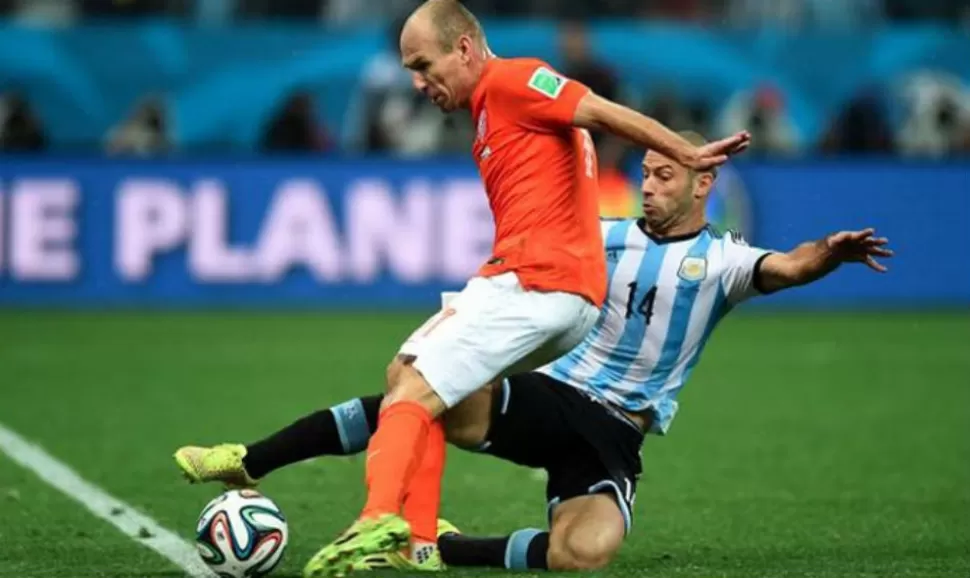 Robben y el recuerdo imborrable de su cruce con Mascherano