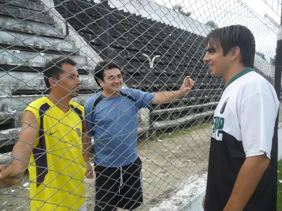 UNA CIUDAD LOS RESPALDA.  Para Mauricio, el acompañamiento es crucial, pero el equipo no debe relajarse pese al 3-0. gentileza jorge díaz