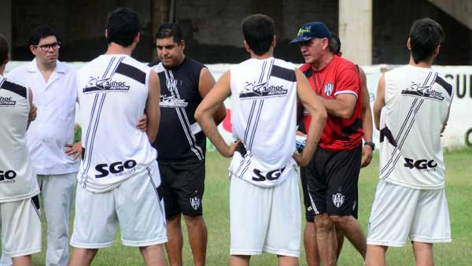 REARMADO. Riggio debe plantear modificaciones después de caer en el debut ante Dálmine. FOTO TOMADA DE SOMOSDEPORTE.COM