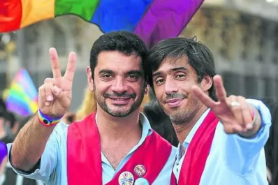 Además de los polémicos tuits, Alex Freyre se está divorciando