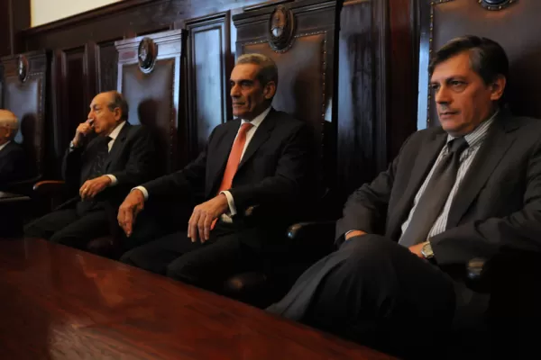 La Corte Suprema suspendió la aplicación de la ley contra dealers