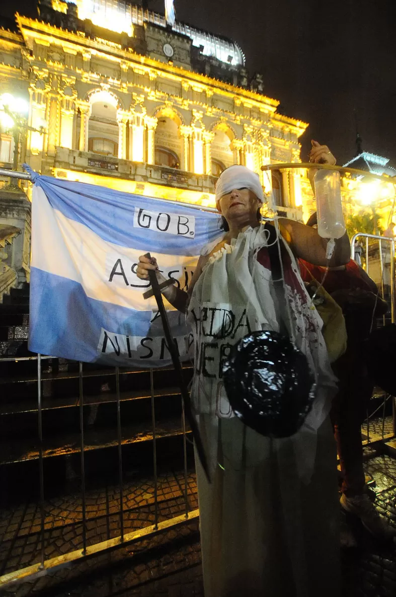 JUSTICIA HERIDA. No faltaron las representaciones histriónicas.  