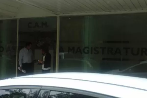 Denuncian irregularidades en un concurso del CAM