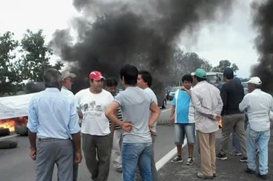 Una protesta de tabacaleros impide circular por la ruta nacional 38