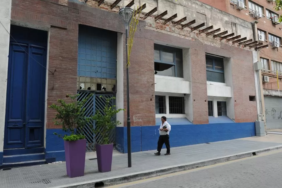 A LA ESPERA. Si el proyecto prospera, el edificio que ahora está cerrado se convertirá en un auditorio.  LA GACETA / FOTO DE INÉS QUINTEROS ORIO