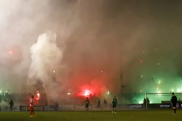 Grecia suspendió el fútbol debido a la violencia