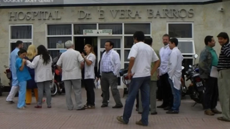 PROTESTA. El paro de esta semana se hizo sentir en los hospitales y centros de salud pública. FOTO DE LARIOJANOTICIAS.COM