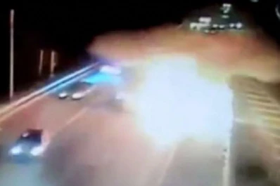 Un adolescente al volante provocó una explosión que causó dos muertes